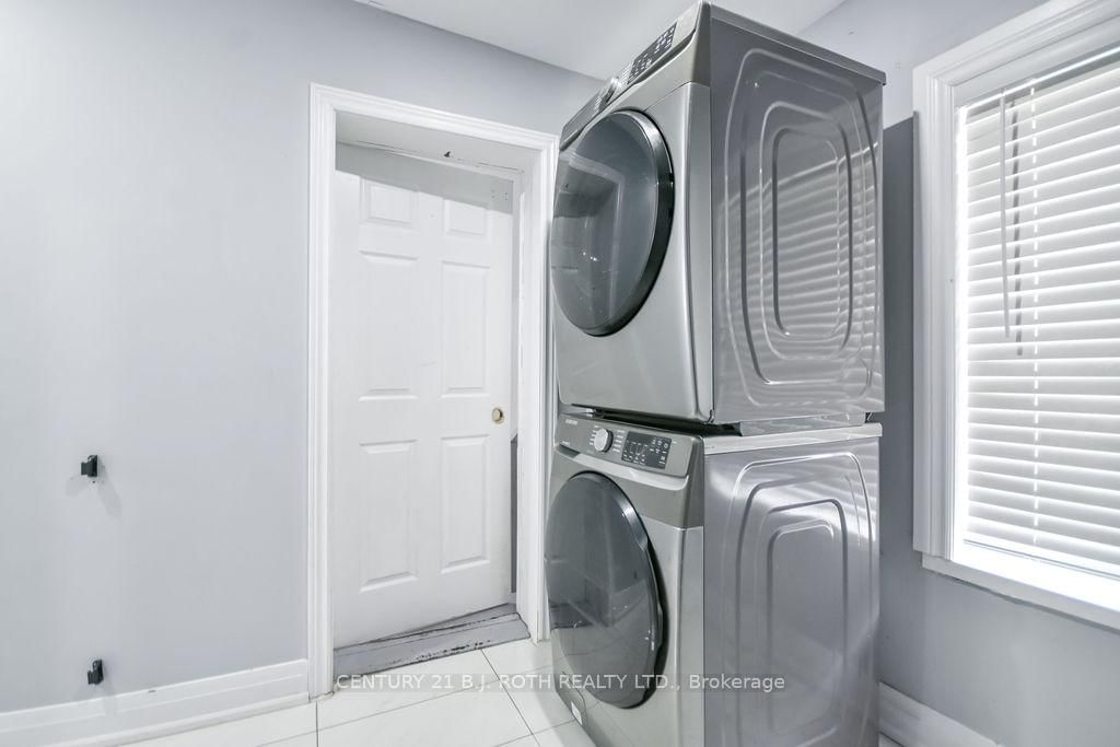 44 Sanford Street • Barrie, ON photo 23
