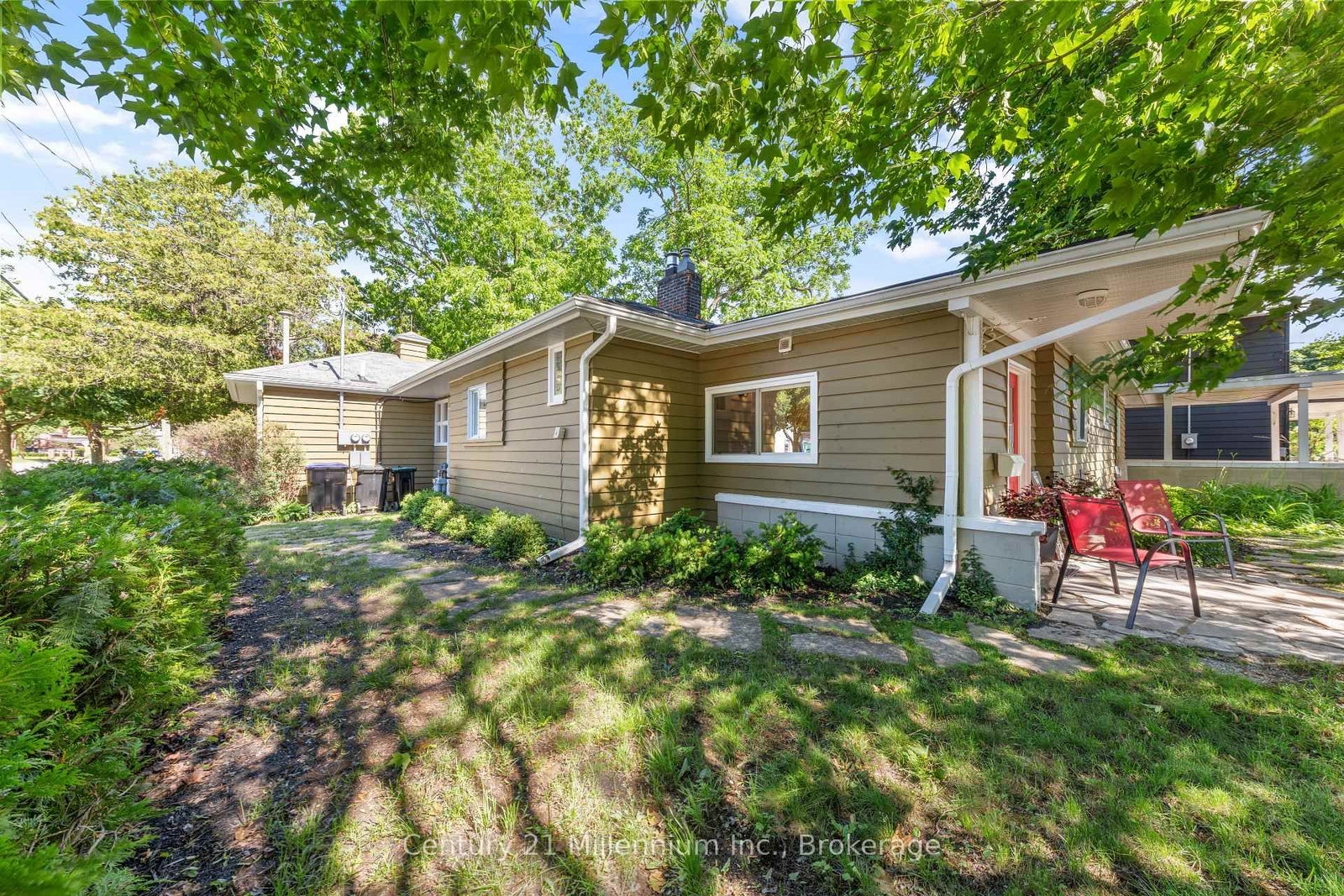 91 Beech Street • Collingwood, ON photo 3