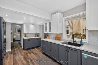 163 Woodland Drive • Midland, ON photo 8