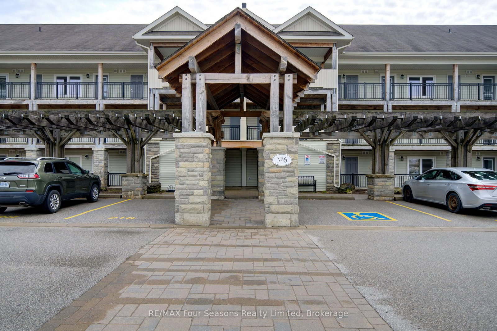 6 Brandy Lane Drive • #105 • Collingwood, ON photo 3