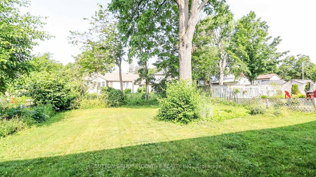 16 Varden Crescent
