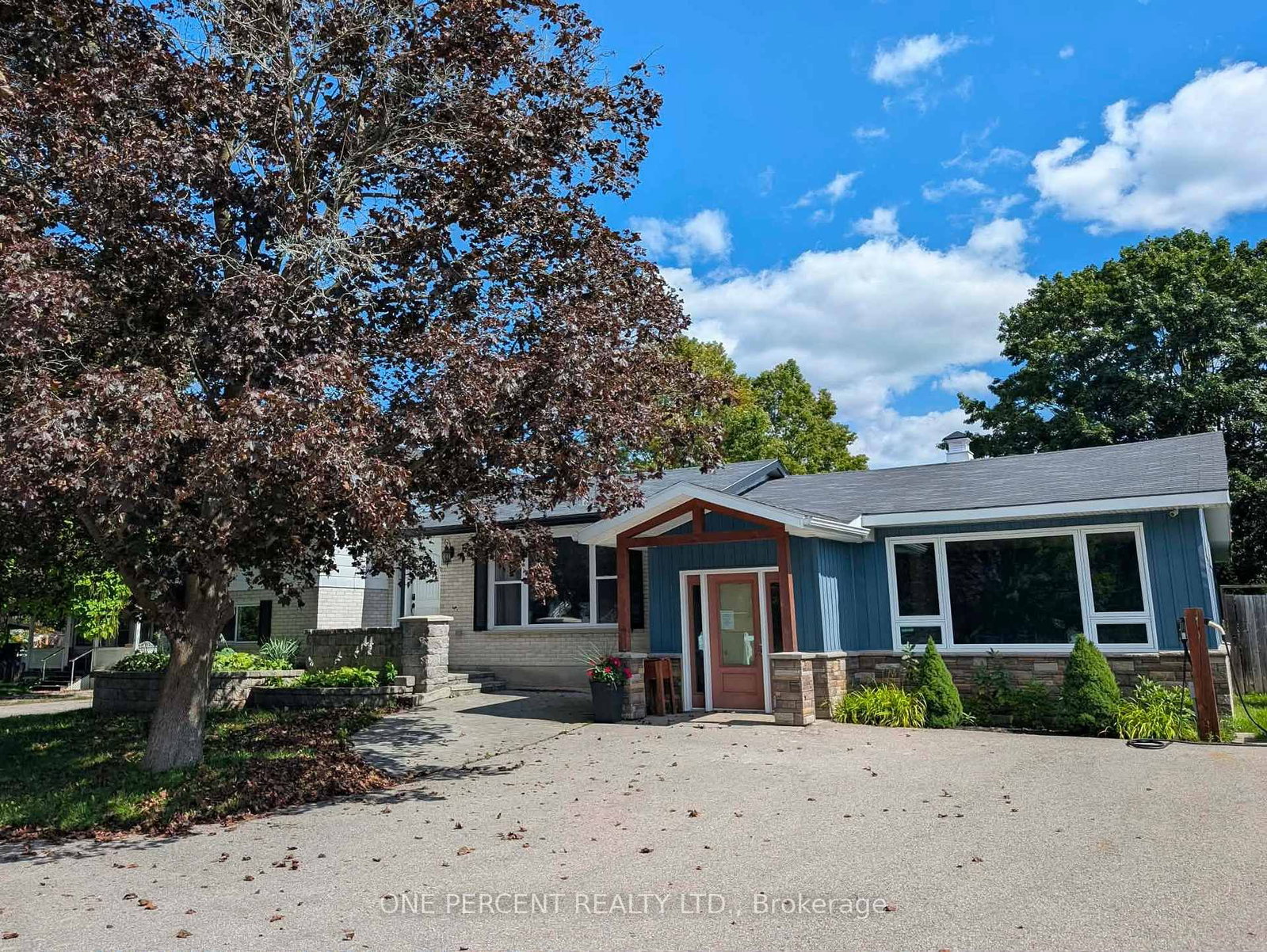 Detached House for sale at 23 Finlay Mill Road, Springwater, Ontario, L9X 0N9 - Midhurst - MLS: S13581164