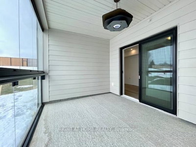 15 Kneeshaw Drive • #102 • Barrie, ON photo 3