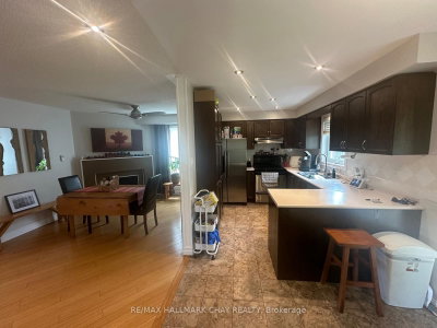 10 Longman Drive — photo 4