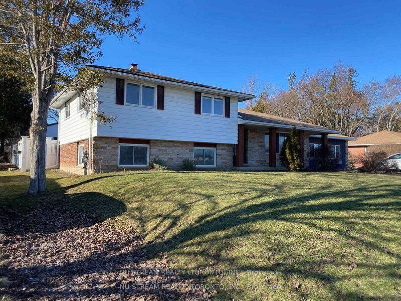 552 Big Bay Point Road • Barrie, ON photo 1