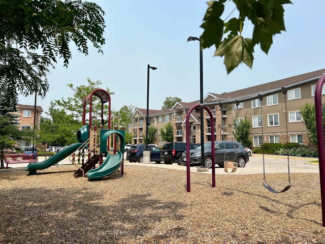 Unit#5 - 137 Sydenham Wells