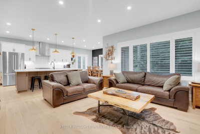 41 Heron Boulevard • Springwater, ON photo 9