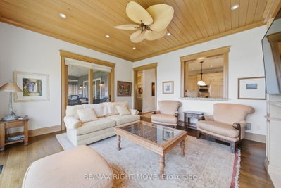 28 Maple Drive • Orillia, ON photo 9