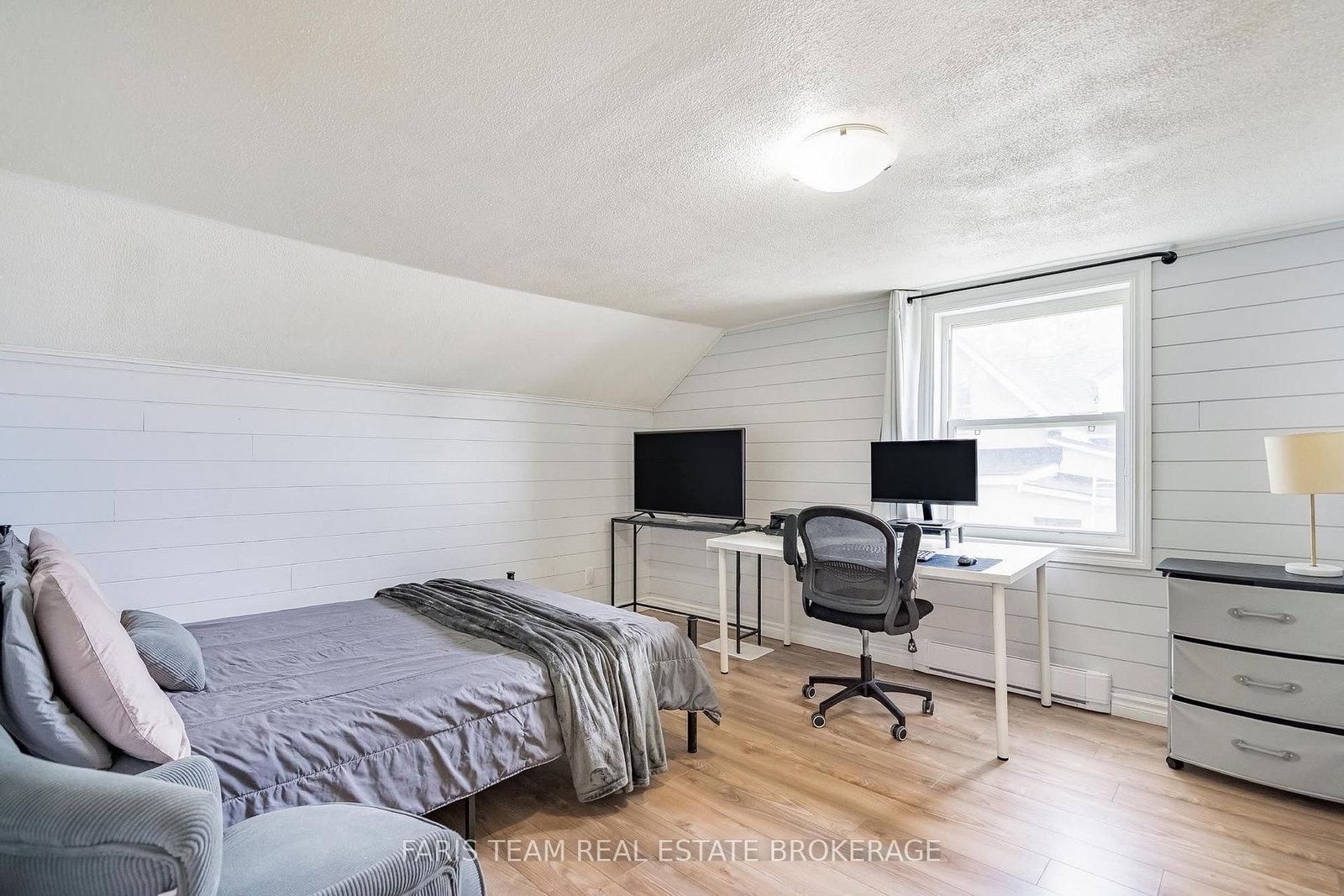 5 Robert Street • Barrie, ON photo 10
