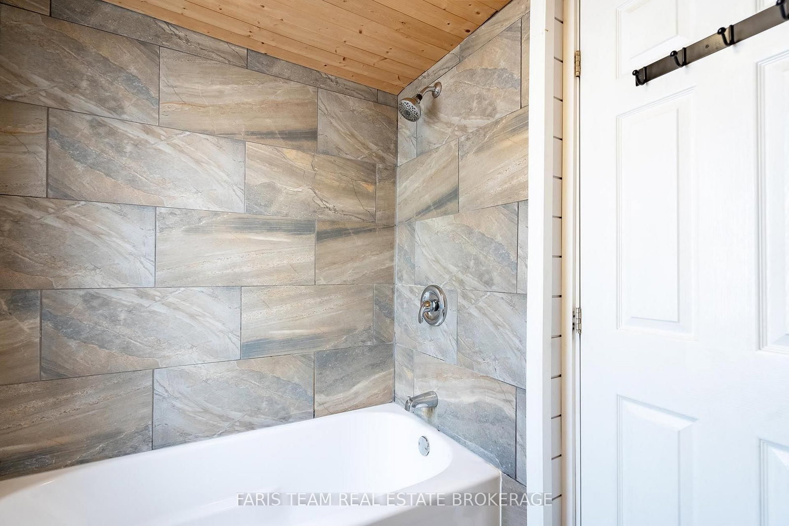 5 Robert Street • Barrie, ON photo 15