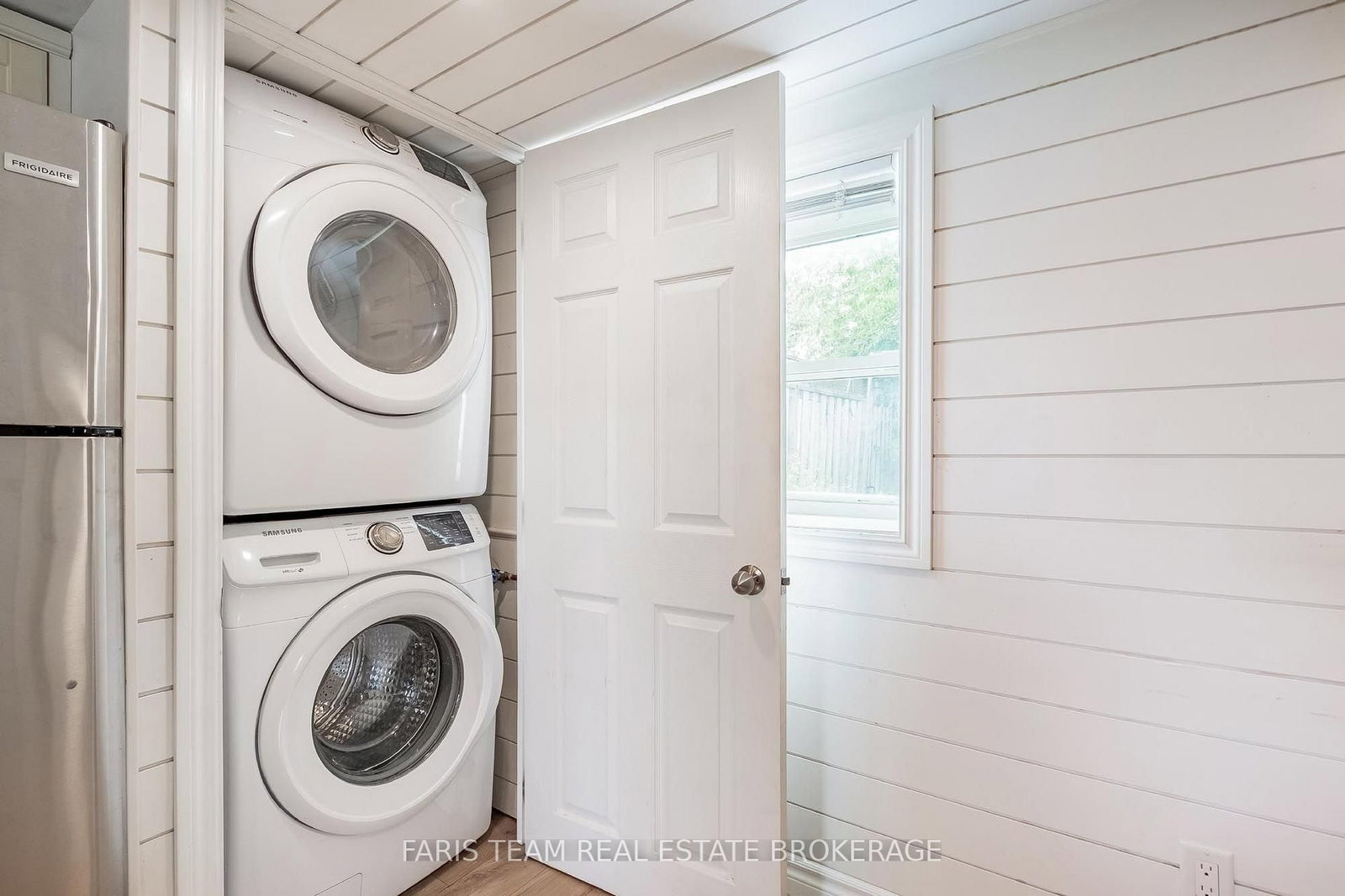 5 Robert Street • Barrie, ON photo 9