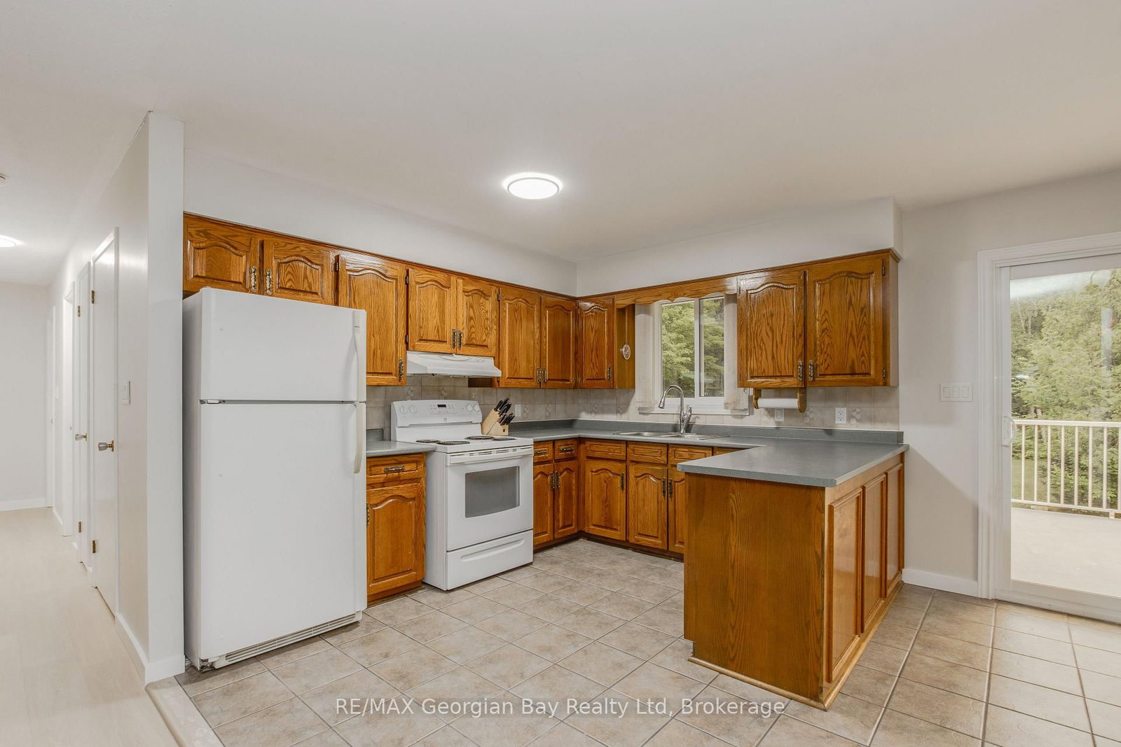 25 Albert Avenue • Tiny, ON photo 11