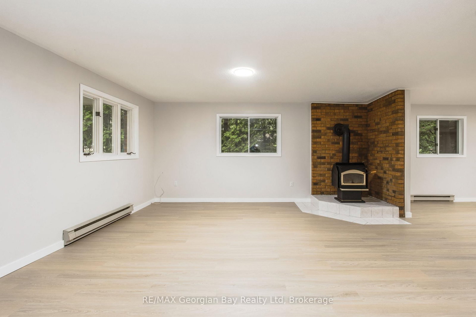 25 Albert Avenue • Tiny, ON photo 19