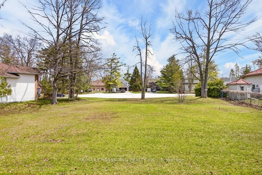 15 Smallman Drive • Wasaga Beach, ON photo 2