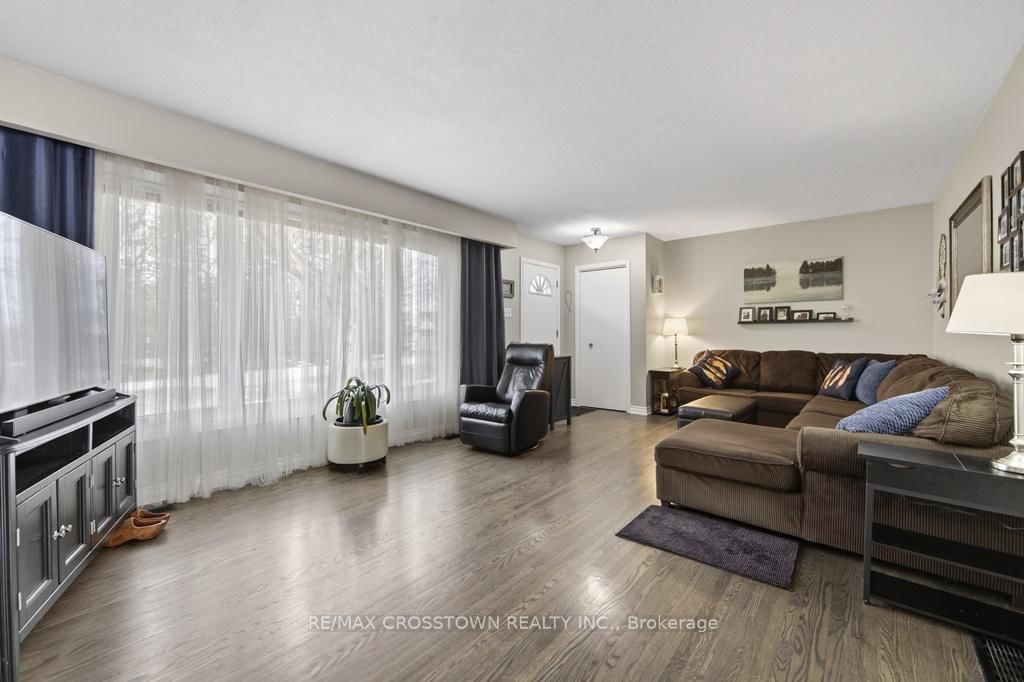 15 Smallman Drive • Wasaga Beach, ON photo 4