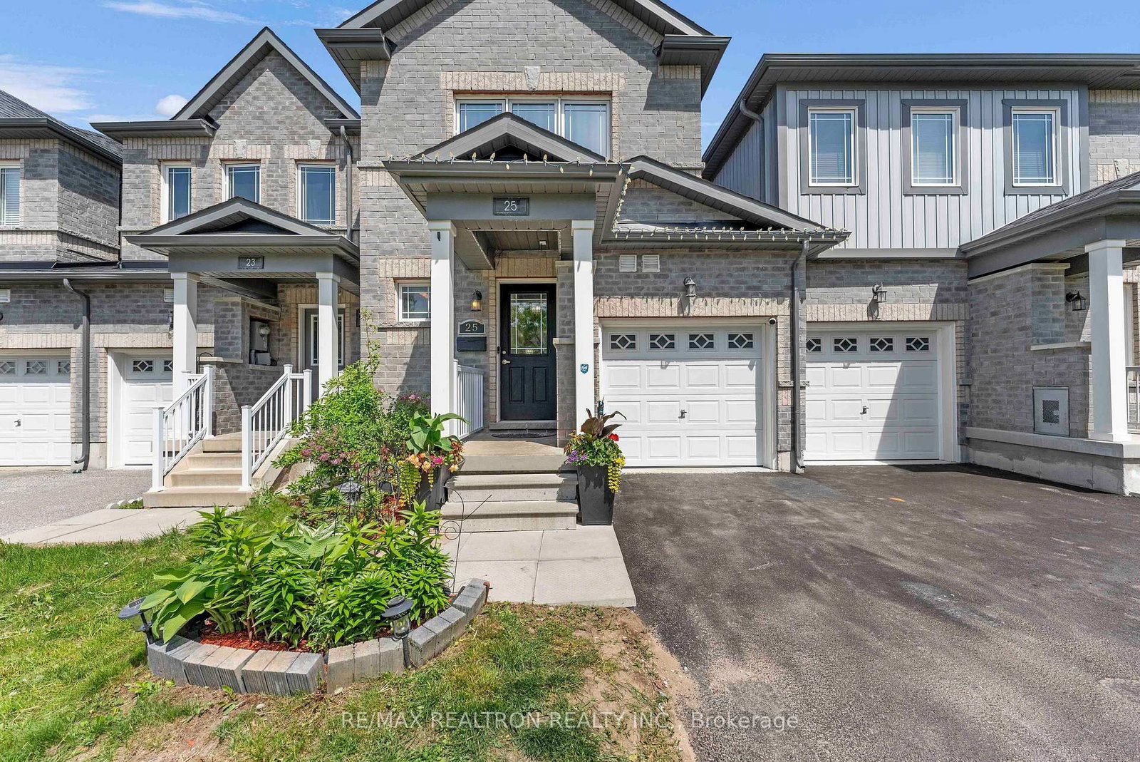 Townhouse for sale at 25 ROBINSON Street, Barrie, Ontario, L4N 3J1 - Allandale - MLS: S13584022