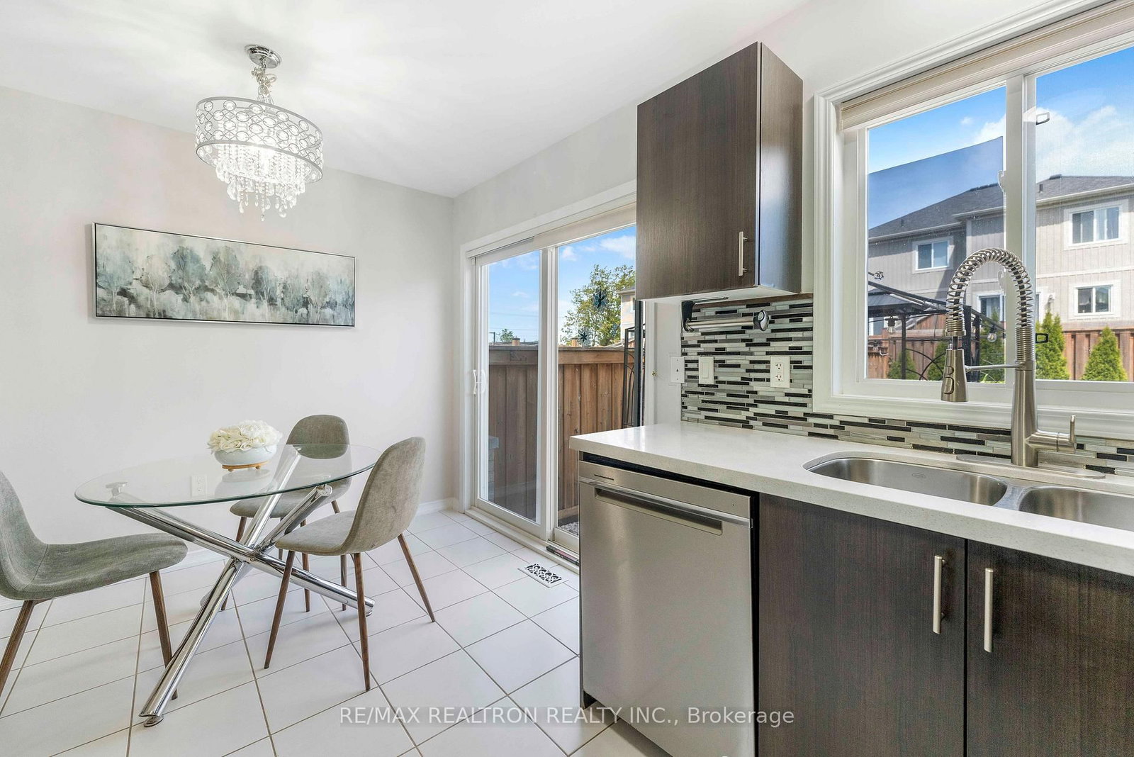 25 ROBINSON Street • Barrie, ON photo 13