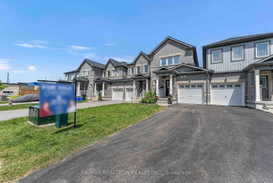 25 ROBINSON Street • Barrie, ON photo 2