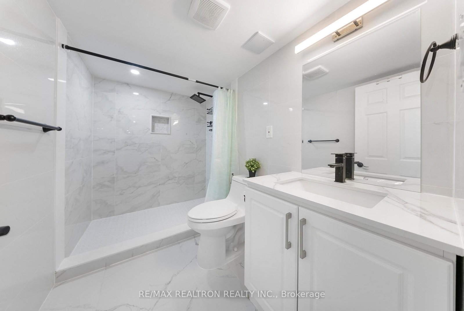 25 ROBINSON Street • Barrie, ON photo 34