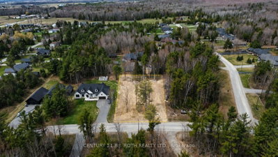 35 Marni Lane • Springwater, ON photo 2