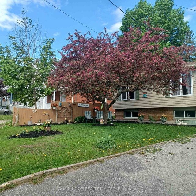 112 Borland Street E