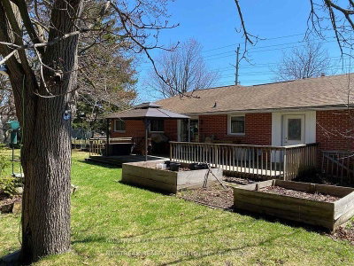 556 Big Bay Point Road • Barrie, ON photo 3