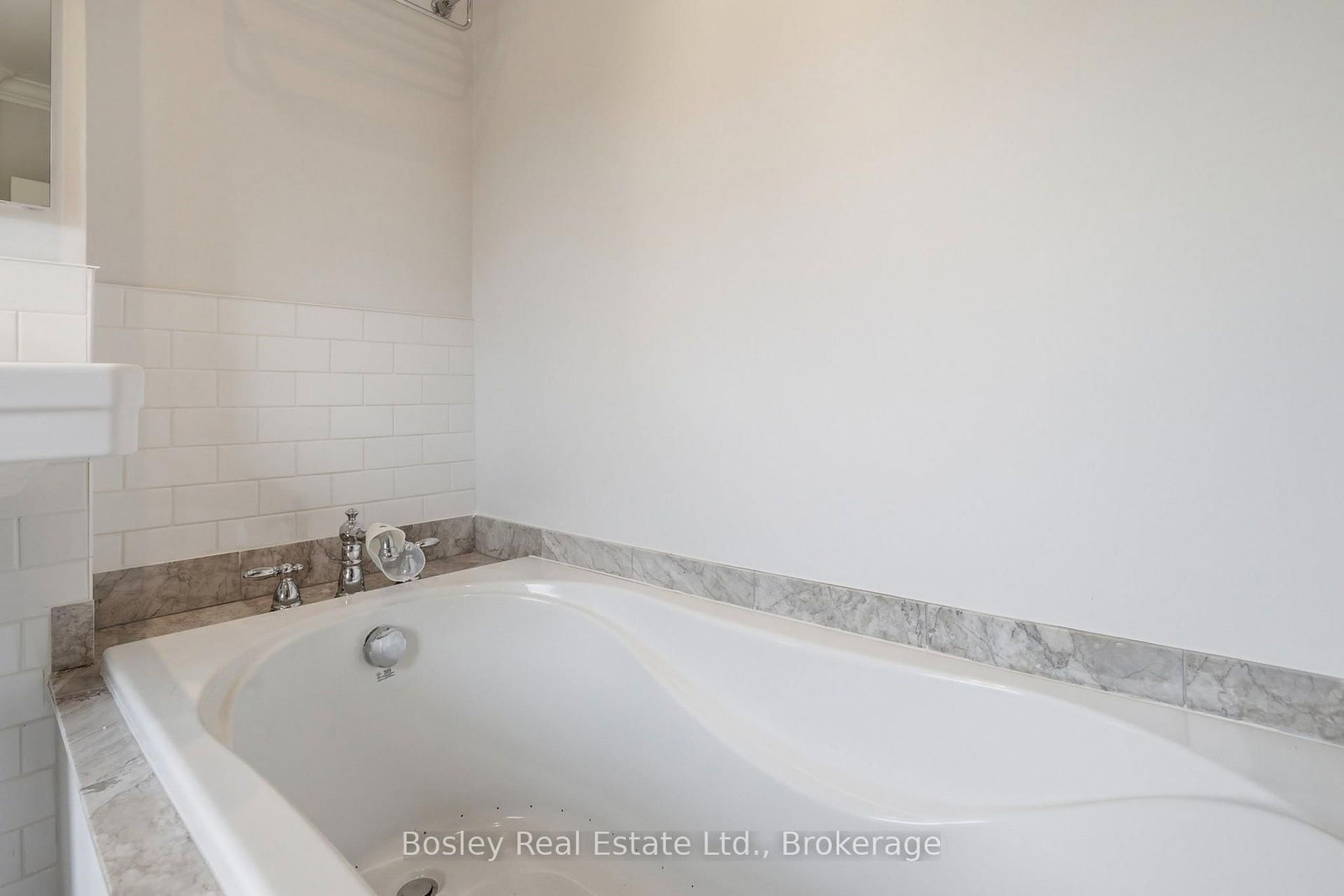 202 Pine Street • Collingwood, ON photo 27