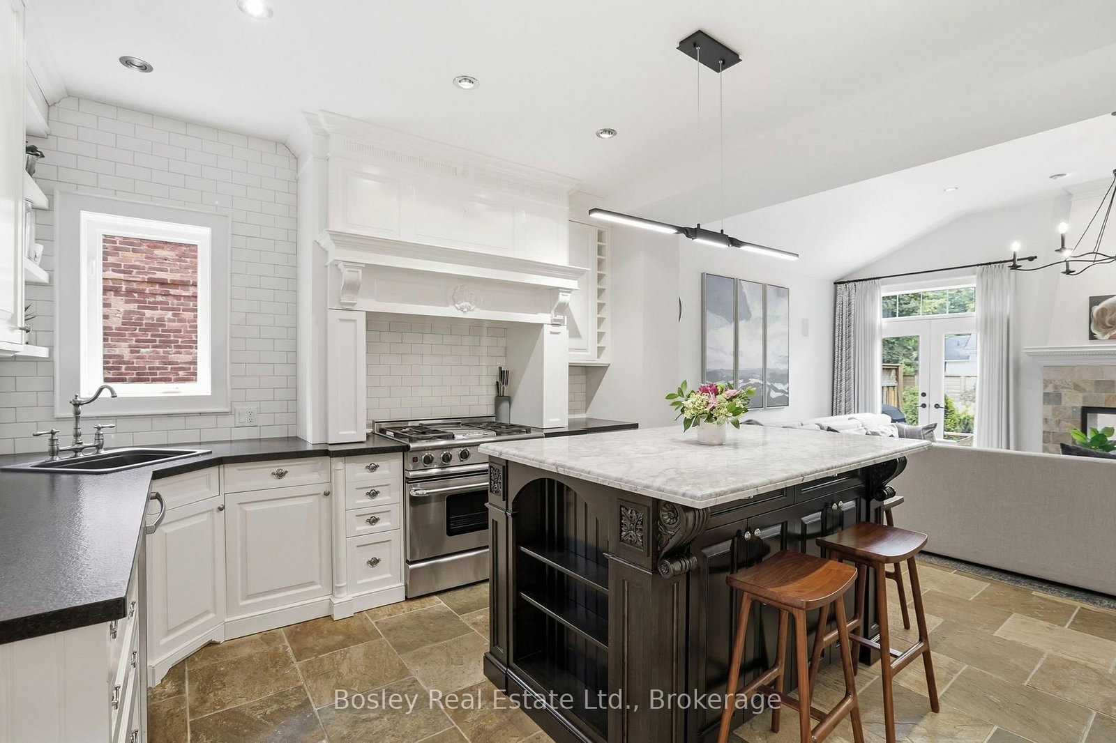 202 Pine Street • Collingwood, ON photo 8