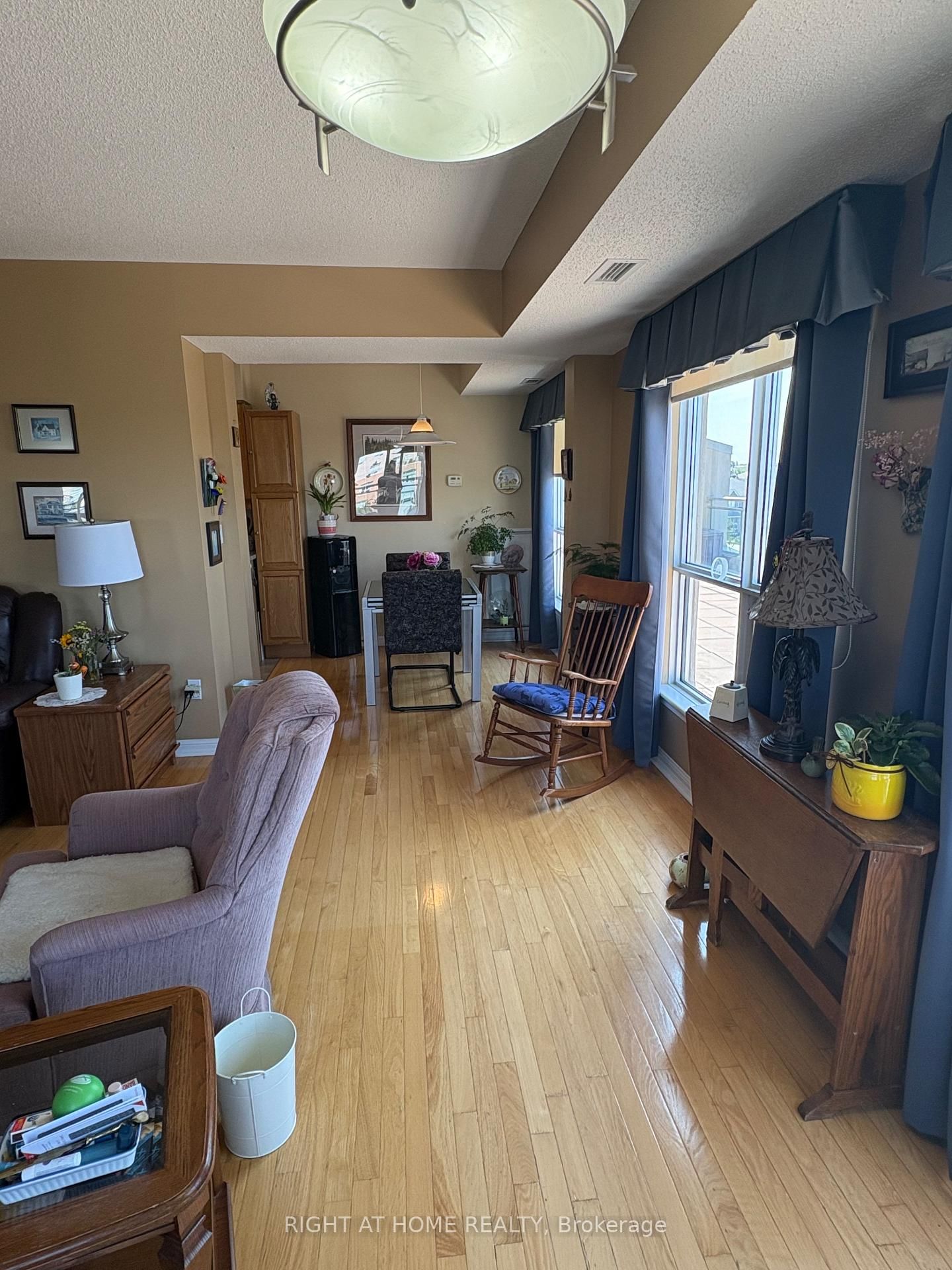 94 Dean Avenue • #404 • Barrie, ON photo 37