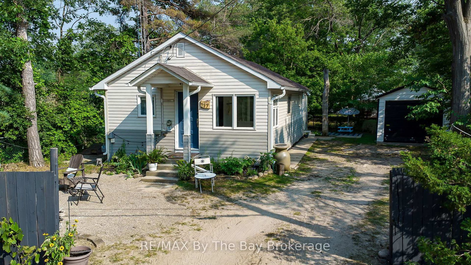 217 Dunkerron Avenue • Wasaga Beach, ON photo 38