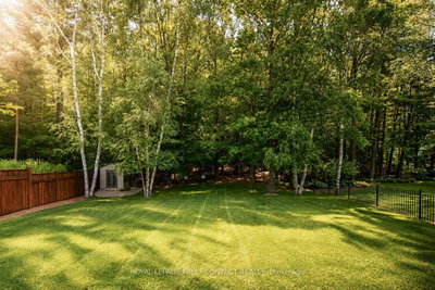 92 Wildwood Trail • Barrie, ON photo 5
