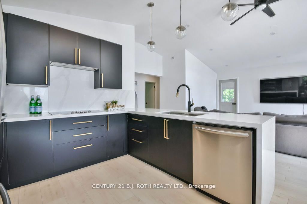 58 Methodist Island • Tay, ON photo 12