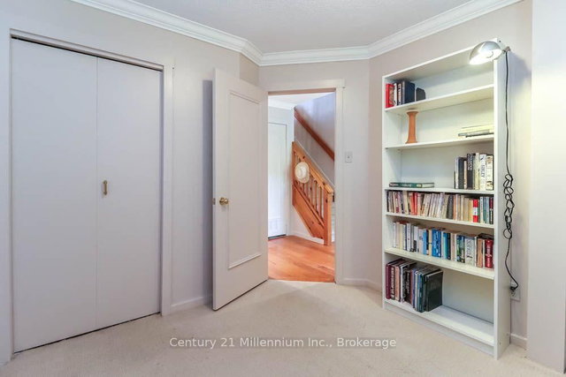 21 - 127 Fairway Crescent