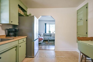 449 Irwin Street • Midland, ON photo 7