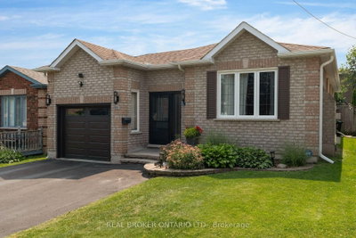 10 Wismer Avenue • Barrie, ON photo 2