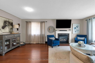 10 Wismer Avenue • Barrie, ON photo 4