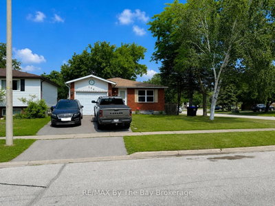 326 Christine Drive • Midland, ON photo 2
