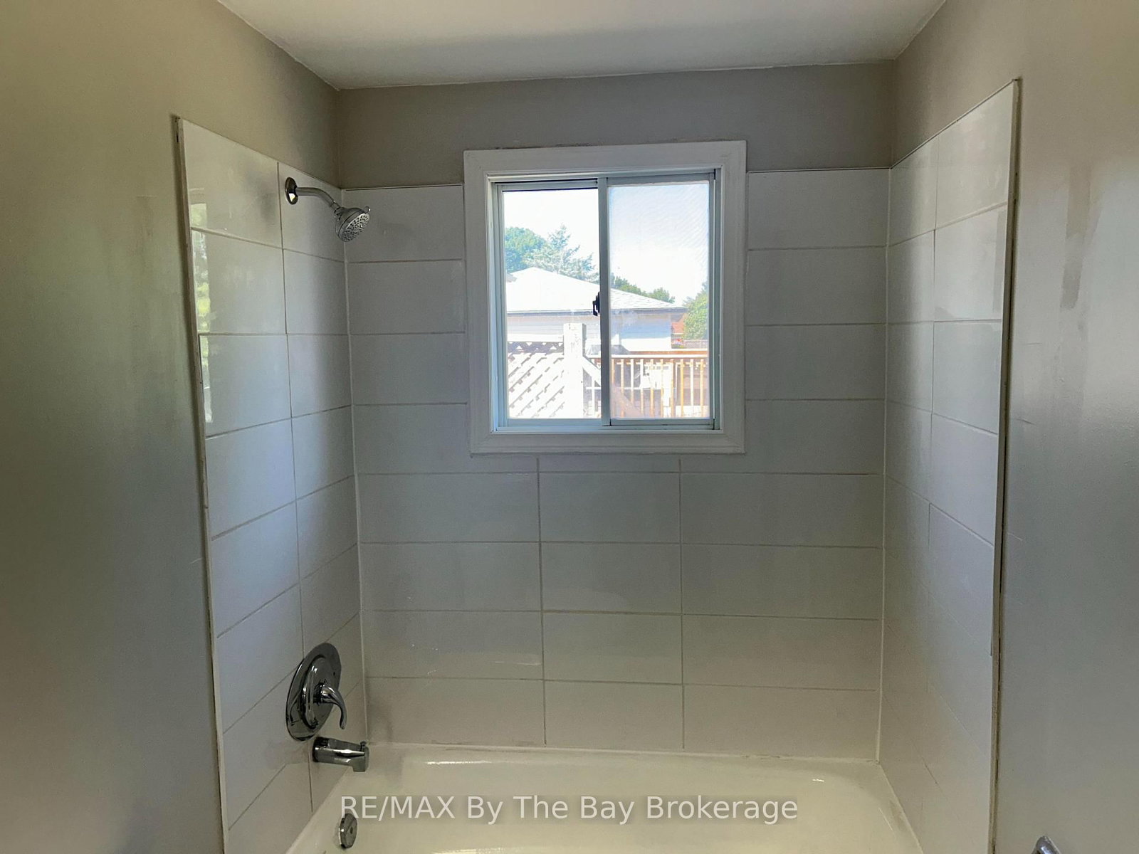 326 Christine Drive • Midland, ON photo 4