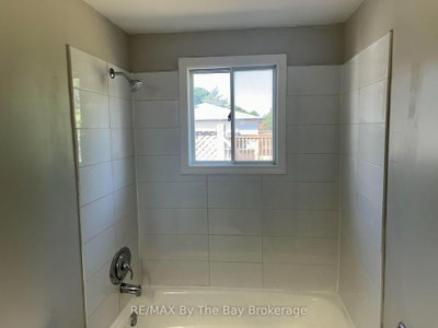 326 Christine Drive • Midland, ON photo 4