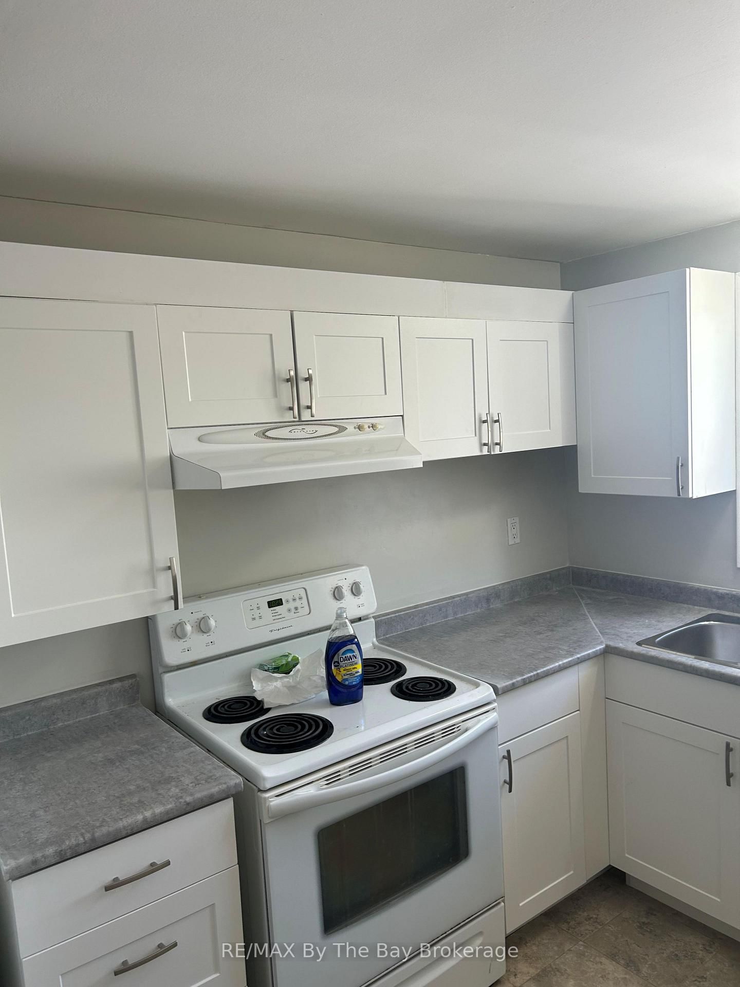 326 Christine Drive • Midland, ON photo 8