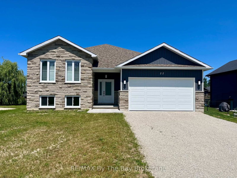 home for lease on 22 Lakeshore Road