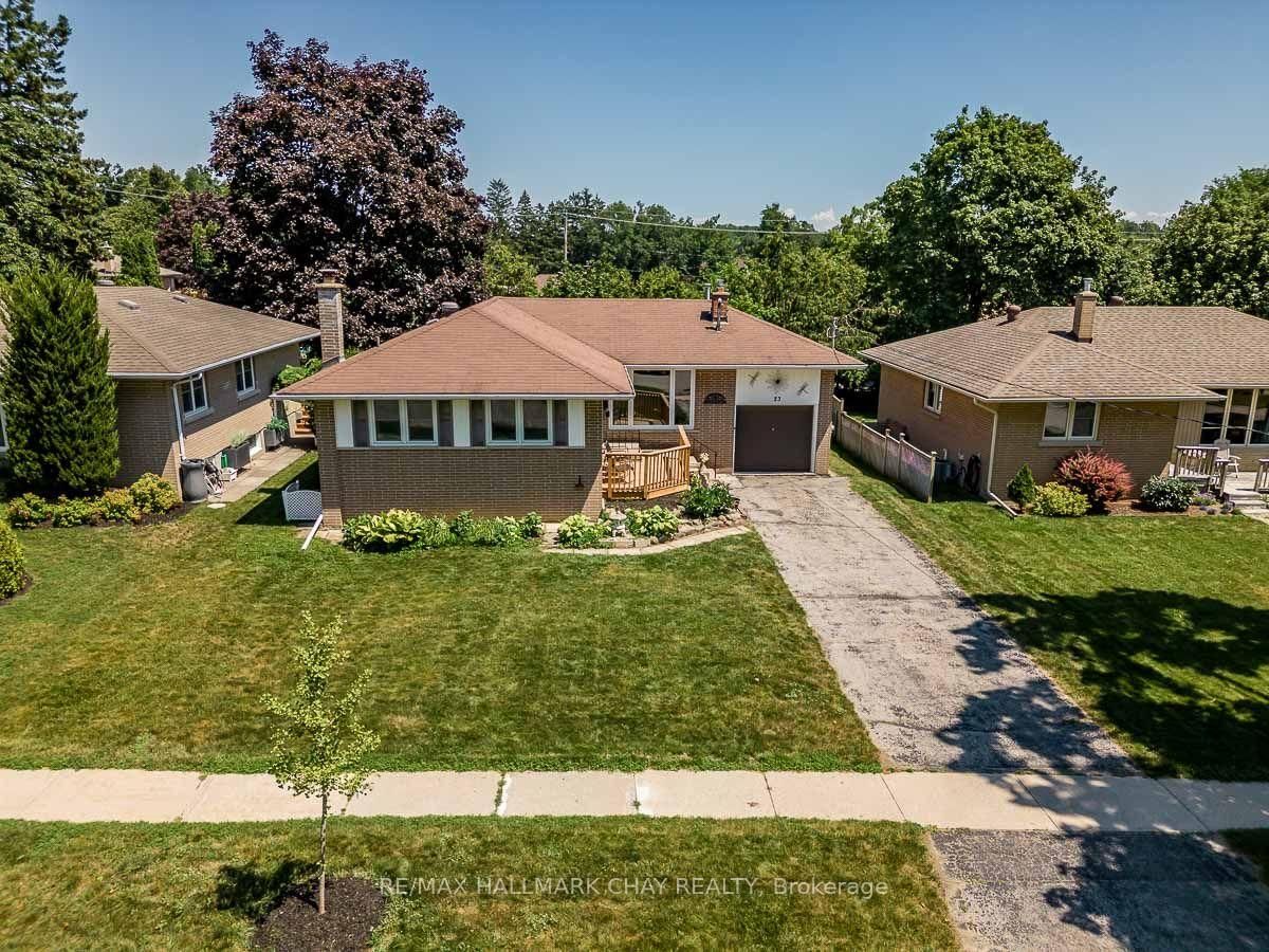 23 Downsview Drive • Barrie, ON photo 1