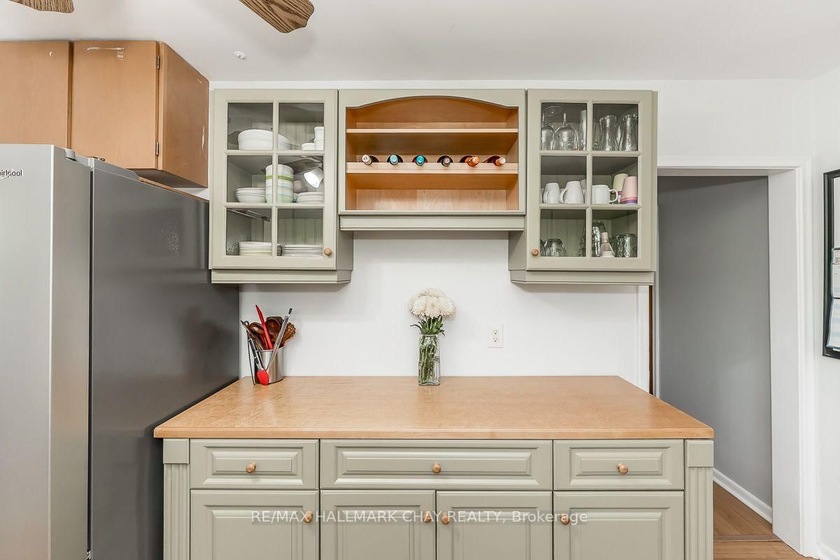 23 Downsview Drive • Barrie, ON photo 17
