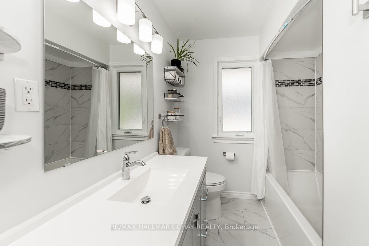23 Downsview Drive • Barrie, ON photo 18