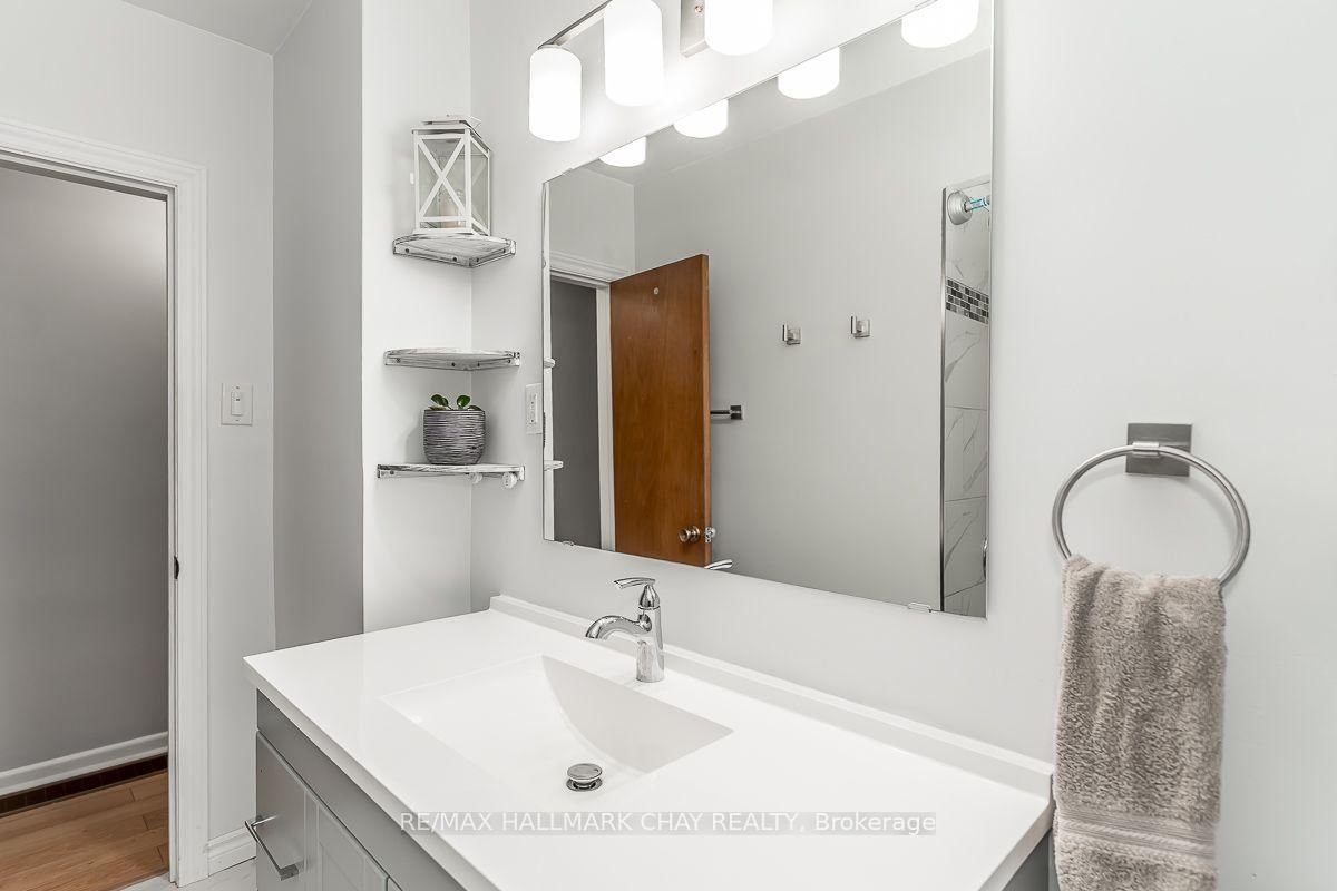 23 Downsview Drive • Barrie, ON photo 20