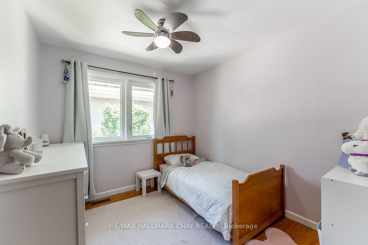 23 Downsview Drive • Barrie, ON photo 21