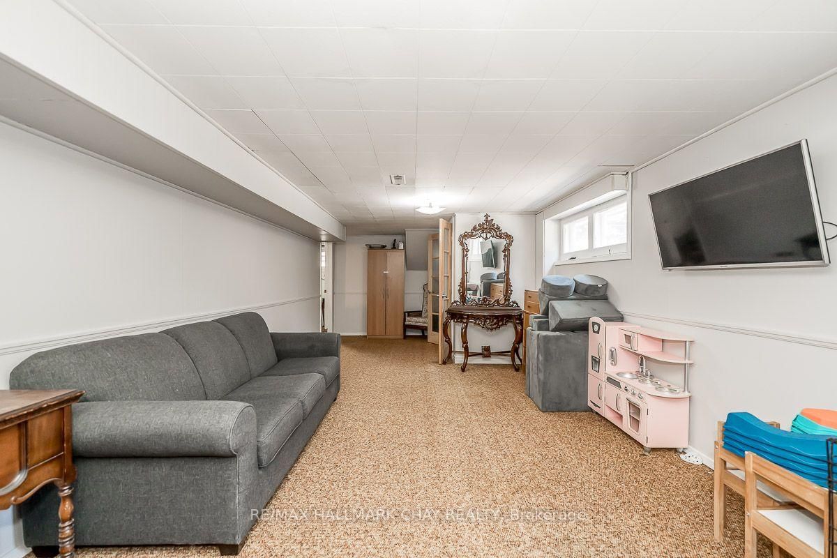 23 Downsview Drive • Barrie, ON photo 30