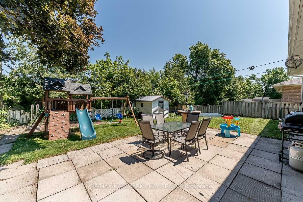 23 Downsview Drive • Barrie, ON photo 33
