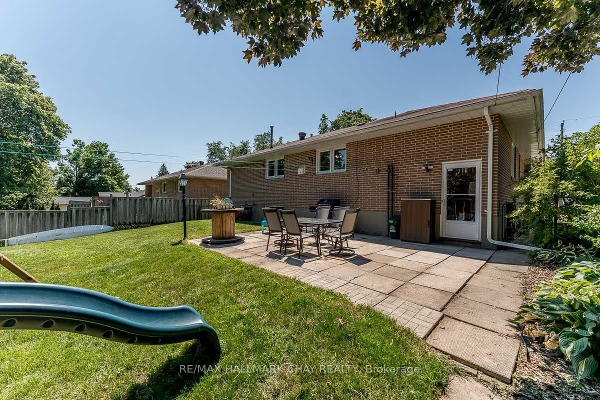 23 Downsview Drive • Barrie, ON photo 34