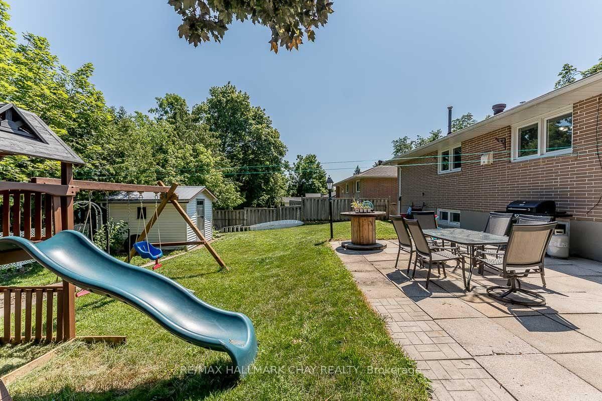 23 Downsview Drive • Barrie, ON photo 35
